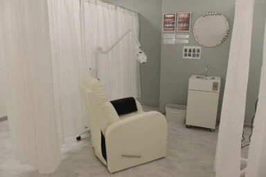ホワイトニングショップ大阪枚方店・WHITE EYE 大阪枚方店