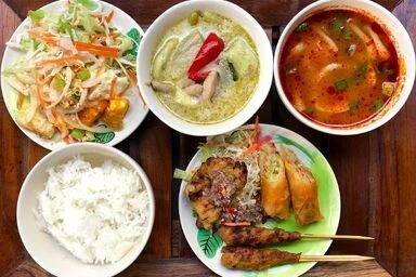 タイのごはん+バリのごはん　熱帯食堂 枚方店